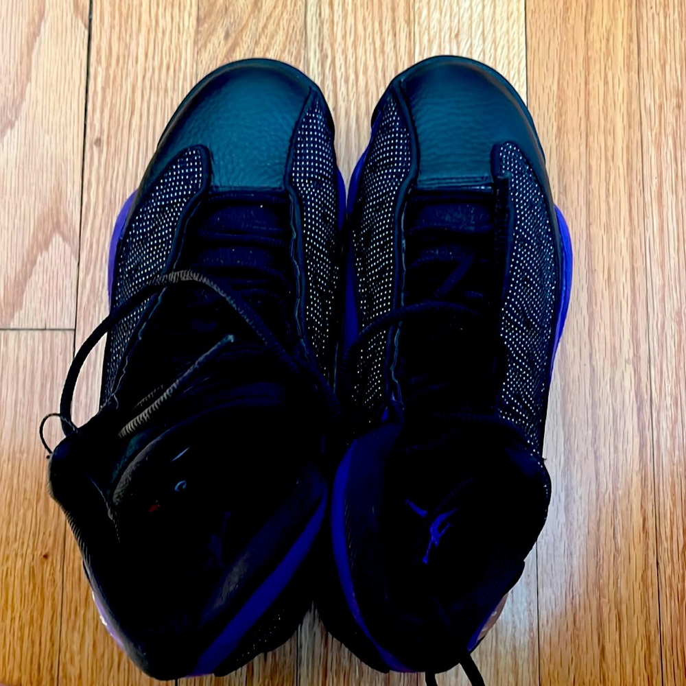 Nike Unisex  Air Jordan’s Size 8 Gently Worn. Purple/Black high tops.